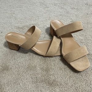 Low heel nude sandal